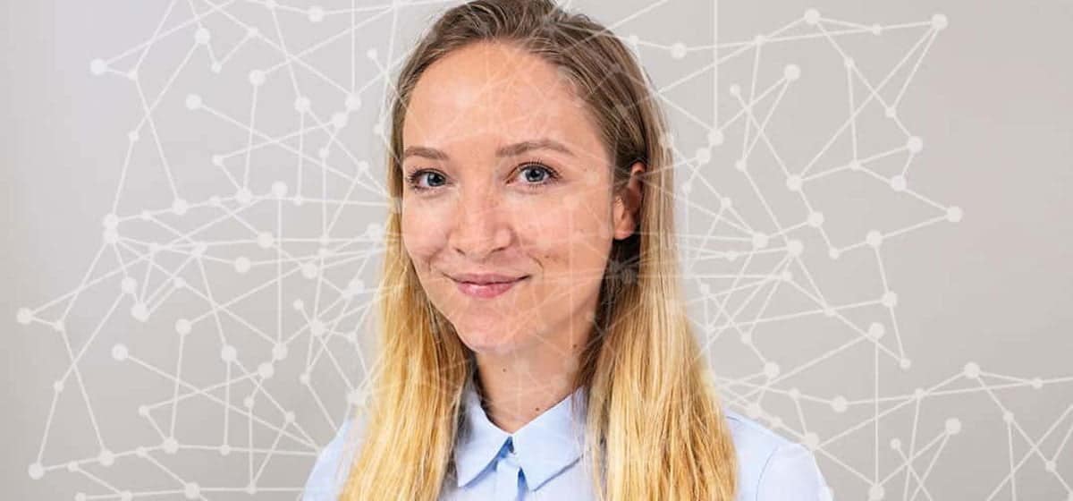 was-ist-machine-learning Mitarbeiterin Portrait Machine Learning