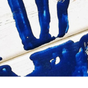 Handabdruck mit Fingerfarbe