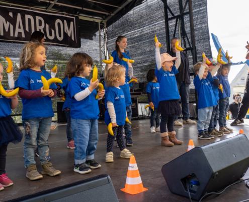Kinder Tanzgruppe beim Tigerentenrennen Kassel 2023