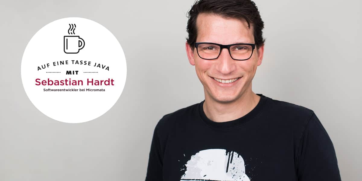 Banner auf eine Tasse Java mit Softwareentwickler Sebastian Hardt