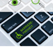 Digitale Barrierefreiheit Logo auf Laptop Tastatur