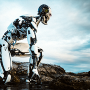 KI Roboter kniet in der Natur