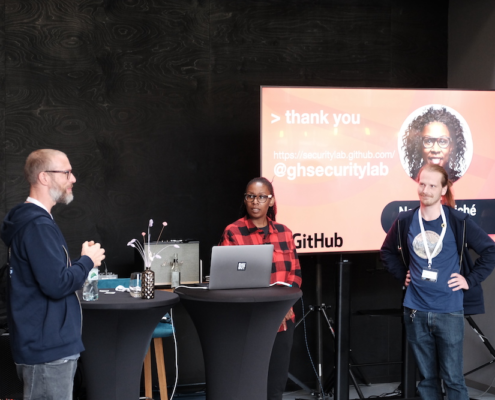 Security Talk mit Nancy Gariche und Micromata auf dem Hacktoberfest 2022