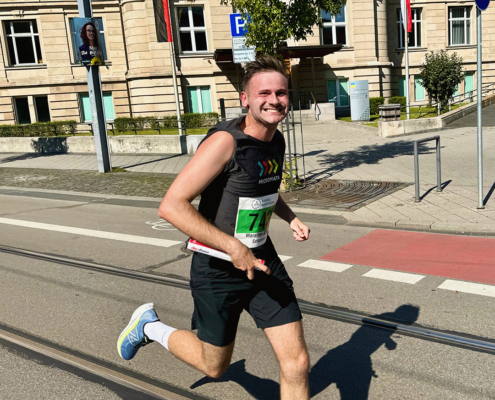 Micromata Mitarbeiter läuft beim Kassel Marathon 2023
