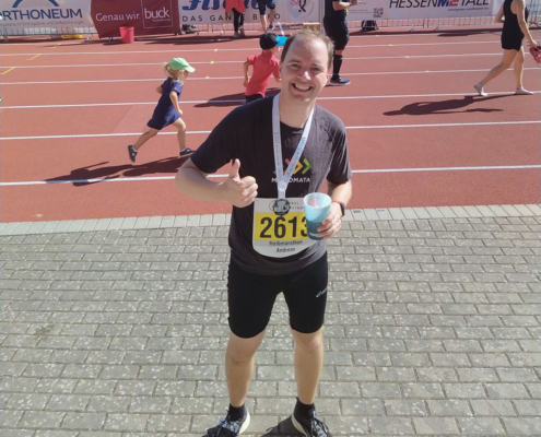 Micromata Mitarbeiter läuft beim Kassel Marathon 2023
