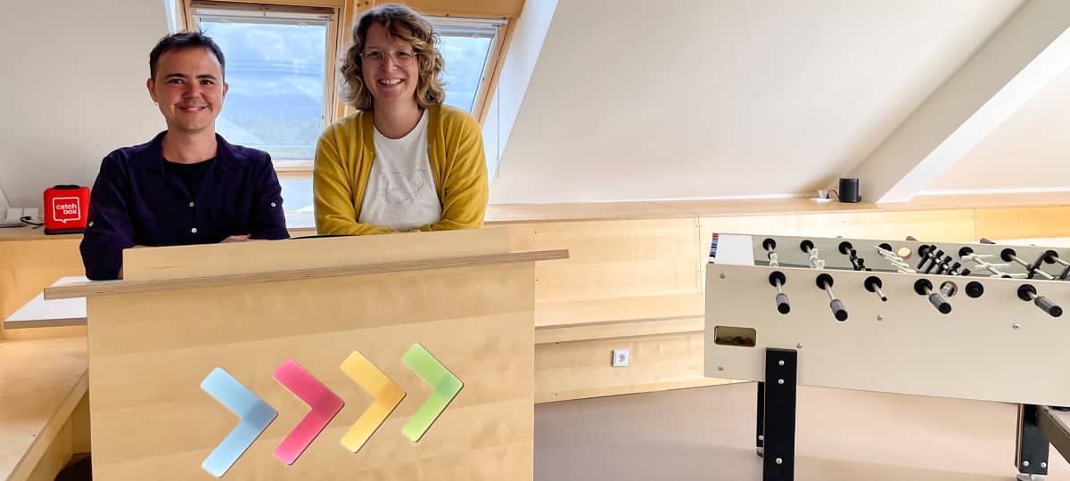 Mitarbeiterinnen am Pult Talk mit Ivo Boening Pride Nordhessen
