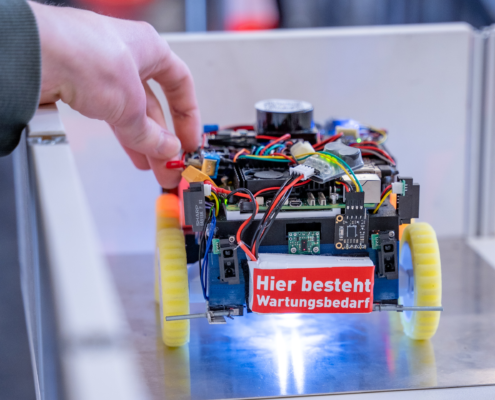 Roboter bei der RoboCup-Quali 2024 an der Uni Kassel