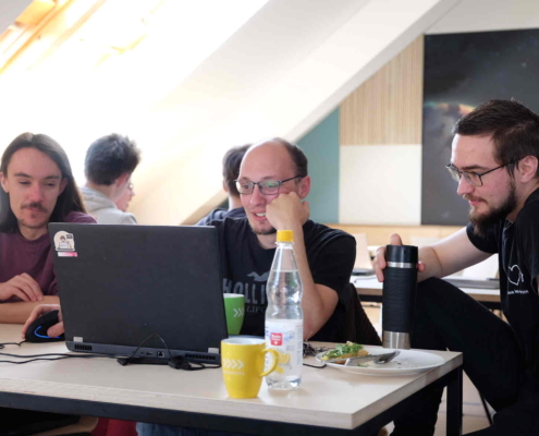 Léon, Lukas und Michael coden beim Open Source Friday 2025 bei Micromata